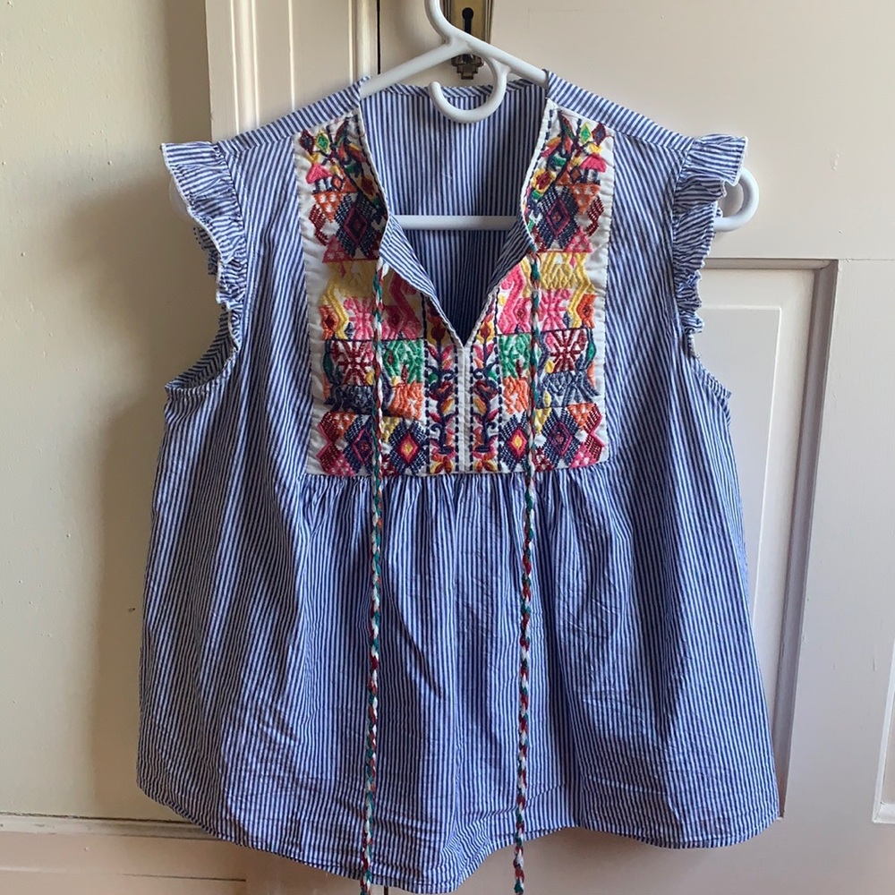 Sweet summer top with embroidery size large